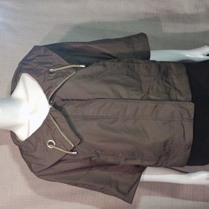 Grommet and zipper neckline rain jacket